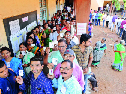 71 in Kolhapur, 70% voting in Hatkanangale | कोल्हापुरात ७१, हातकणंगलेत ७०% मतदान