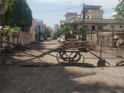 Roads closed in Shahada colonies | शहाद्यातील कॉलन्यांमधील रस्ते बंद