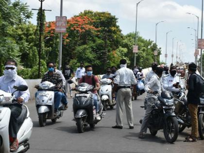 The rush to buy in the market | बाजारात खरेदीसाठी उडाली झुंबड