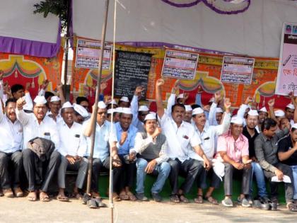 जुनी पेन्शन योजनेसह विविध मागण्यांसाठी शिक्षकांचे धरणे आंदोलन