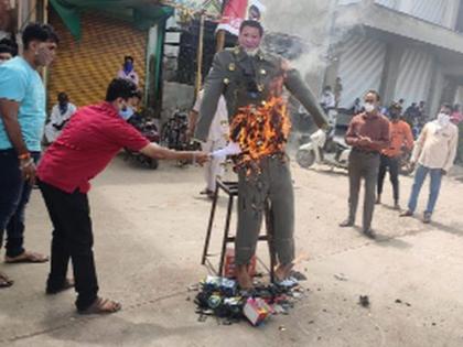 Holi of Chinese goods at Shahada | शहादा येथे चिनी वस्तूंची होळी Holi of Chinese goods at Shahada | शहादा येथे चिनी वस्तूंची होळी