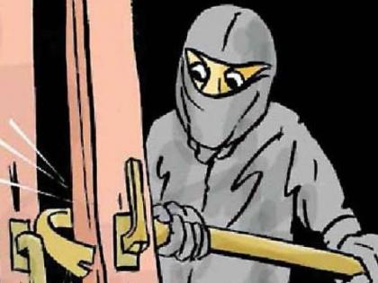 Burglary in two places in the district | जिल्ह्यात दोन ठिकाणी घरफोडी