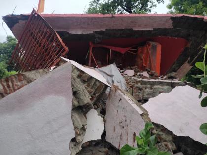 Hanuman temple collapsed in Varangaon | वरणगावात हनुमान मंदिर कोसळले