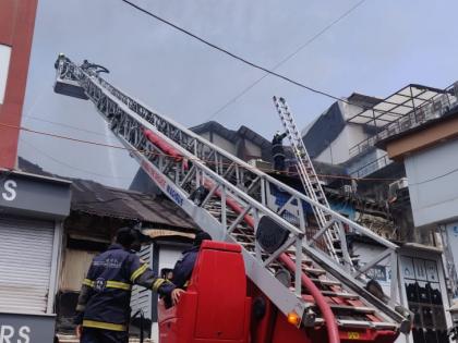 Fire engines arrived from all over Mumbai; And ... | संपूर्ण मुंबईतून फायर इंजिन दाखल झाले; आणि...