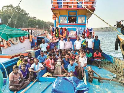 Perscene boat caught in Devgad sea, Action by the patrol team of Fisheries Department | देवगड समुद्रात पर्ससीन नौका पकडली, मत्स्य व्यवसाय विभागाच्या गस्ती पथकाची कारवाई