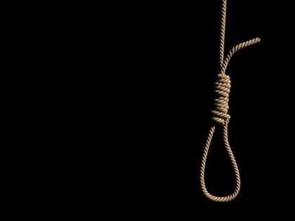 S. at Beed. T. Driver commits suicide in Ratnagiri | बीड येथील एस्. टी. चालकाची रत्नागिरीत आत्महत्या