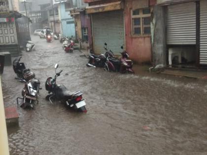 The Vani area was hit by rain | वणी परिसराला पावसाने झोडपले