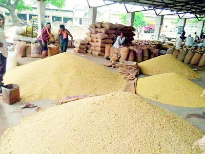 परतीच्या पावसाने केला सोयाबीनचा घात