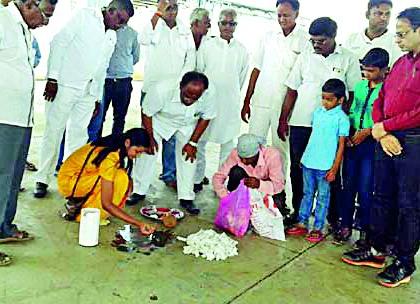 Start buying cotton in Nandori | नंदोरी येथे कापूस खरेदी सुरू