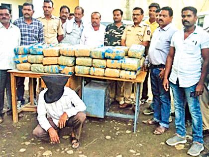 Ganges smuggler arrested | गांजा तस्करीत दाम्पत्याला अटक