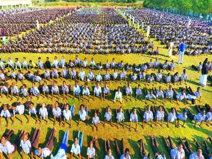 Suryanamaskara's world record | सूर्यनमस्काराचा विश्वविक्रम