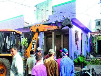  The anti-encroachment team of Municipal corporation has removed unauthorized construction | महापालिकेच्या अतिक्रमणविरोधी पथकाने  अनधिकृत बांधकाम हटवले