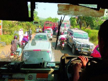  Due to delay in traffic, buses on Pune route are delayed | वाहतूक कोंडीमुळे पुणे मार्गावरील बसेस विलंबाने