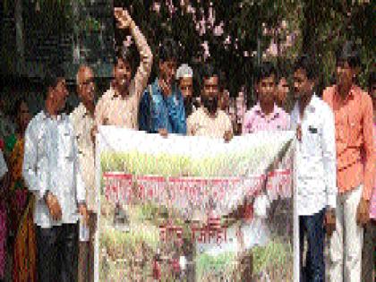 Demonstrations against the ruling of the Ostrong Workers' struggle committee in Beed | बीडमध्ये ऊसतोड कामगार संघर्ष समितीची शासनाविरुद्ध निदर्शने