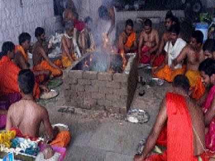 Praying for rain on the Thorny Patang | थोरले पाटांगणावर पावसासाठी प्रार्थना