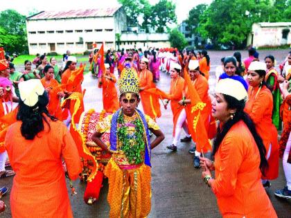 Congregational Women's Renaissance Function | कौमुदीप्रेरित महिला संघाचा रिंगण सोहळा