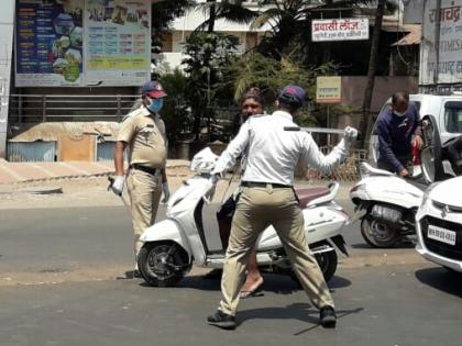 corona virus - Communication in Kolhapur during communication | corona virus -संचारबंदीच्या काळात कोल्हापुरात संचार, पोलिसांनी दिले रप्पाटे, दुचाकी ताब्यात