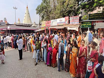 Crowd of tourists in Kolhapur; thousands of tourists arrive for Christmas, Thirty-first | कोल्हापुरात पर्यटकांची मांदियाळी; वर्षअखेर, नाताळसाठी हजारो पर्यटकांचे आगमन 