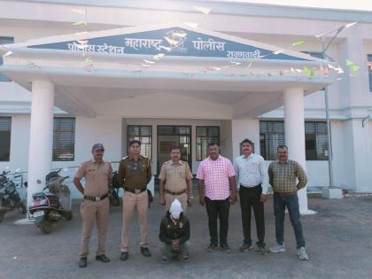 23 thousand stolen from grocery store, arrested within 24 hours () | किराणा दुकानातून २३ हजार चोरले, २४ तासांतच अटक ()