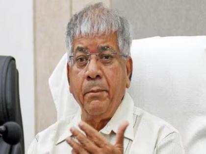 Applications filed by two candidates including Prakash Ambedkar! | प्रकाश आंबेडकर यांच्यासह दोन उमेदवारांचे अर्ज दाखल !