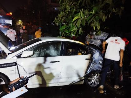 A car parked in Thane caught fire | ठाण्यात पार्क केलेल्या कारने घेतला पेट