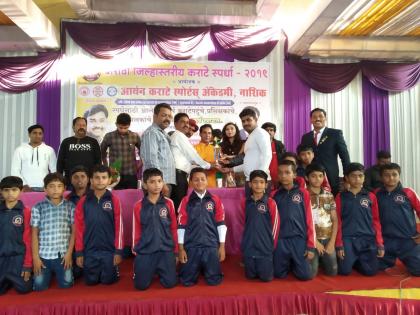 Student Success in Aryan Karate Competition | आर्यन कराटे स्पर्धेत विद्यार्थ्यांचे यश