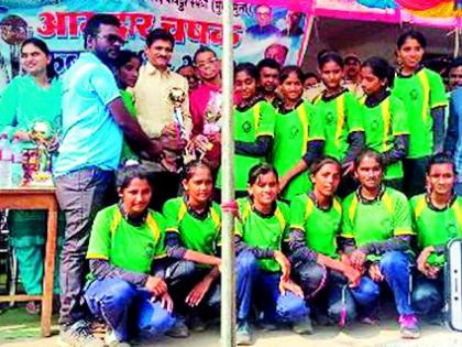 Bhandara and Gadchiroli teams have won the Kabaddi championship | कबड्डी स्पर्धेत भंडारा व गडचिरोली संघाने मारली बाजी