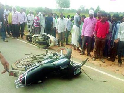 One killed, two in a two-wheeler accident | दुचाकी अपघातात एक ठार, एक गंभीर