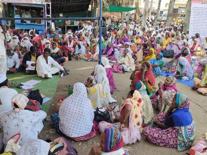 Stay of Birhad Morcha at Dindori | दिंडोरीत बिऱ्हाड मोर्चाचा मुक्काम