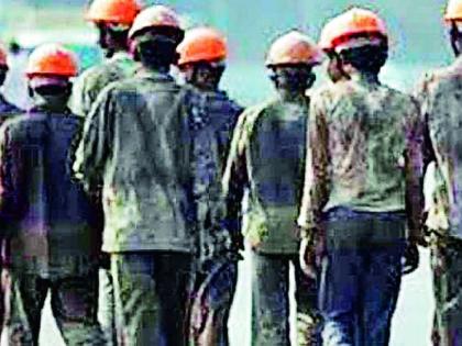 Risk of infection in rural areas by laborers | मजुरांकडून ग्रामीण भागात संसर्गाचा अधिक धोका Risk of infection in rural areas by laborers | मजुरांकडून ग्रामीण भागात संसर्गाचा अधिक धोका