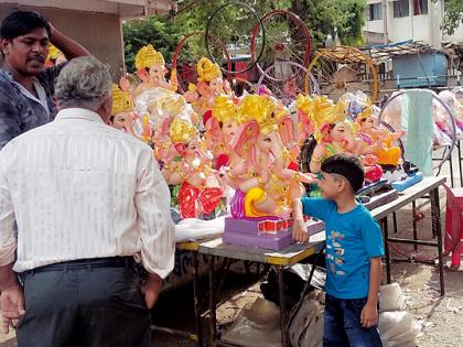 'Final Touch' to the idols | मूर्त्यांना ‘फायनल टच’