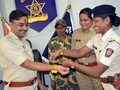  Rakshabandan in the police superintendent's office | पोलीस अधिक्षक कार्यालयात रक्षाबंधन