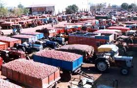 Onion exports down 35 per cent due to lockdown | लॉक डाऊनमुळे कांदा निर्यातीत 35 टक्के घट