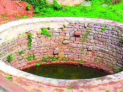 Ten thousand rupees recovered from farmers in the name of wells! | विहिरीच्या नावावर शेतकऱ्यांकडून दहा हजार रुपयाची वसूली!