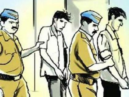 A gang of miners breaking into a bank with a shop is trapped | दुकानासह बँक फोडणारी अल्पवयीन टोळी जाळ्यात A gang of miners breaking into a bank with a shop is trapped | दुकानासह बँक फोडणारी अल्पवयीन टोळी जाळ्यात