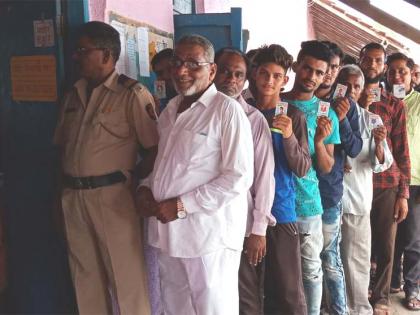 57 per cent voters in Akkalkukta and 69 per cent in Nandurbar | अक्कलकुव्यात 57 तर नंदुरबारात 69 टक्के मतदान