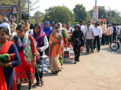 Parbhani Gramsevak Union's District Kacheriar Morcha | परभणी ग्रामसेवक युनियनचा जिल्हा कचेरीवर मोर्चा