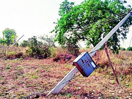 पांढरकवडातील वीज पोल झाले धोकादायक