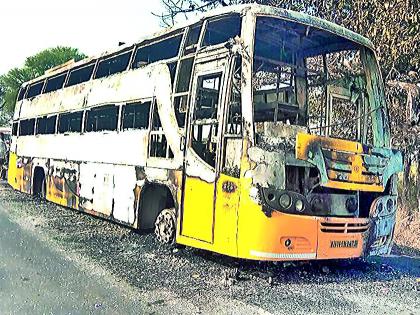 Private bus fire, save 25 passengers | खासगी बसला आग, २५ प्रवासी बचावले