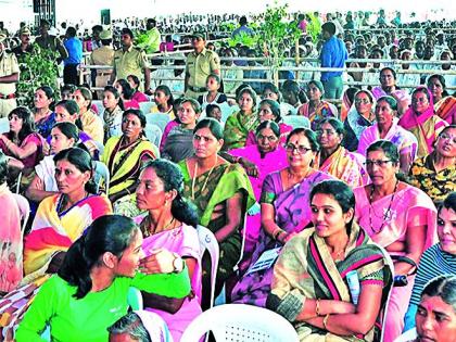 Give the soil for the road, give free farmland | रस्त्यासाठी माती द्या, मोफत शेततळे देऊ