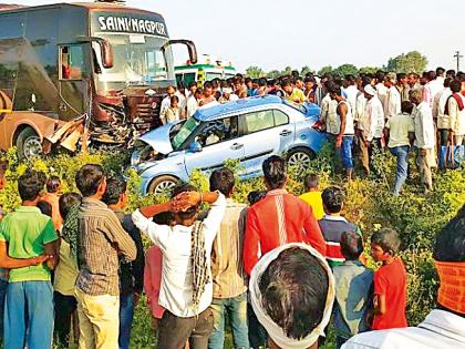 Swift car falls on Travels | स्विफ्ट कारला ट्रॅव्हल्सची धडक