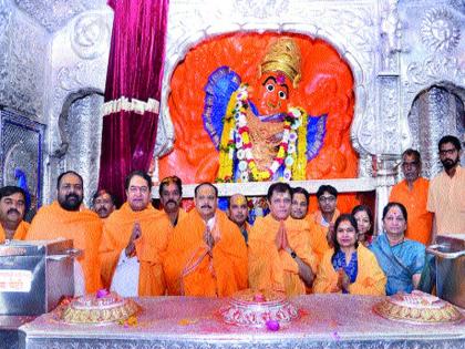  Chhatrasavala started on Saptashringagad | सप्तशृंगगडावर चैत्रोत्सवाला प्रारंभ