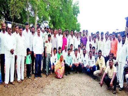  Movement of villagers for the work of Girnar-Wadgaon road | गिरणारे-वाडगाव रस्त्याच्या कामासाठी ग्रामस्थांचे आंदोलन