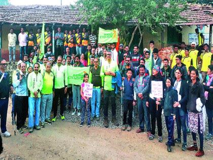  Cleanliness campaign on Kalsubai peak | कळसूबाई शिखरावर स्वच्छता मोहीम