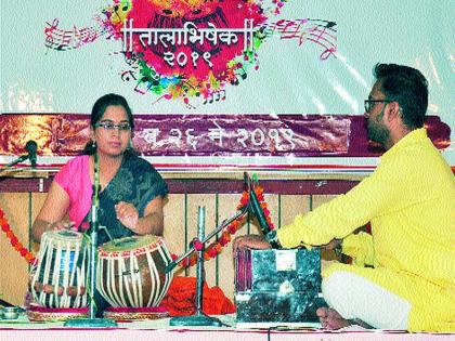  Kathak won the dance award | कथक नृत्याविष्काराने जिंकली मने