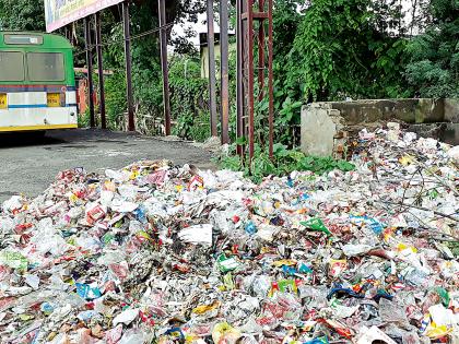 Basement of the bus station? | बसस्थानक की कचराघर?