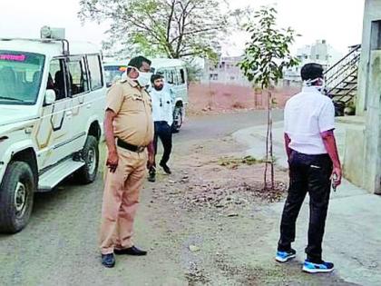 Violation of home isolation rules, two patients fined Rs 25,000 each | होम आयसोलेशनच्या नियमांचे उल्लंघन, दोन रुग्णांना प्रत्येकी २५ हजारांचा दंड Violation of home isolation rules, two patients fined Rs 25,000 each | होम आयसोलेशनच्या नियमांचे उल्लंघन, दोन रुग्णांना प्रत्येकी २५ हजारांचा दंड