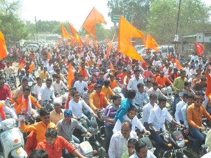 Niradala Jayabhosh in Shobhitra during the birth anniversary of Beed | बीडला जन्मोत्सवानिमित्त निघालेल्या शोभायात्रेत निनादला जयघोष