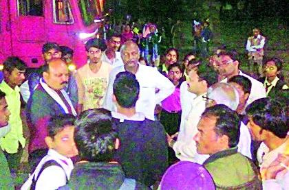The students of the bus ferry change hit | बसफेरी बदलाचा विद्यार्थ्यांना फटका The students of the bus ferry change hit | बसफेरी बदलाचा विद्यार्थ्यांना फटका