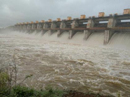 15 gates of the dam opened and flooded Bori | धरणाचे १५ गेट उघडल्याने बोरीला पूर